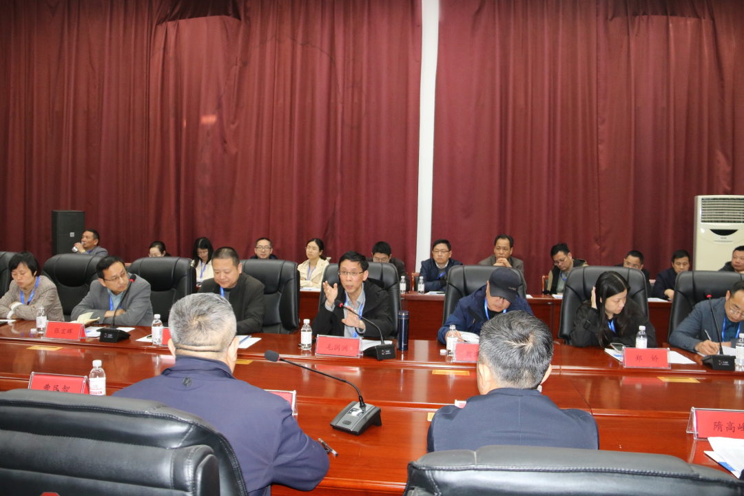 舟山市經(jīng)信局副局長毛潤洲攜舟山市優(yōu)秀企業(yè)家代表一行40余人蒞臨銳智股份調(diào)研考察！